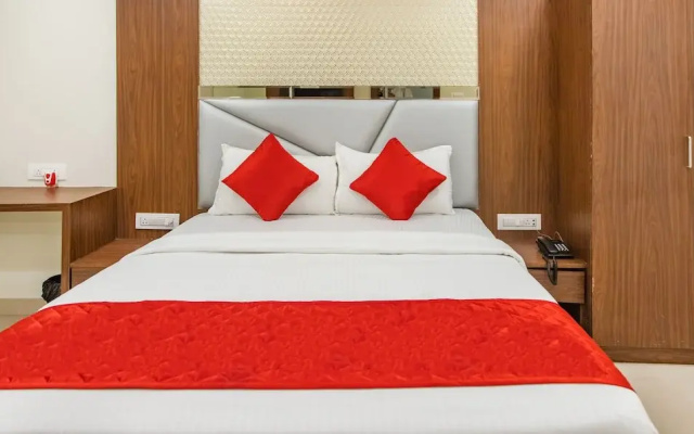 Hotel Hometown - Near BKC