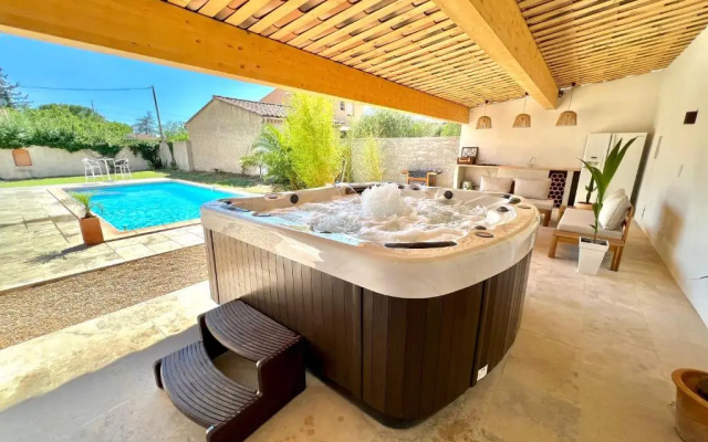 Studio Avec Jacuzzi Et Piscine (Adults Only)