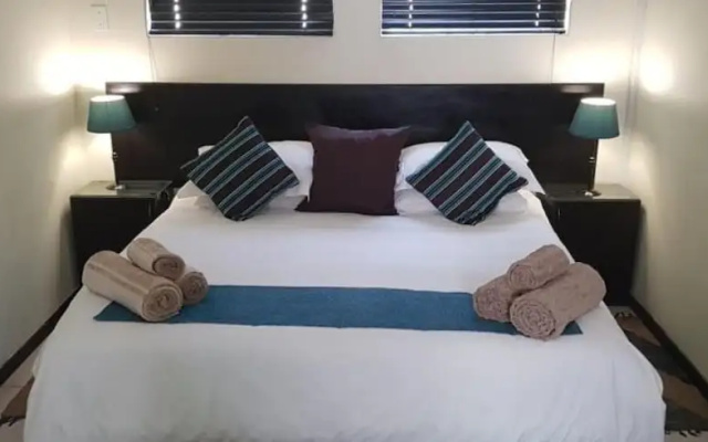360 Eastwoods Guesthouse