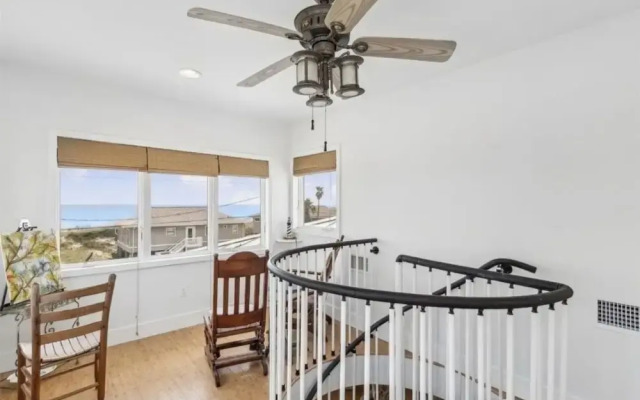 Ocean View 3 Bedroom Home - Pet Friendly