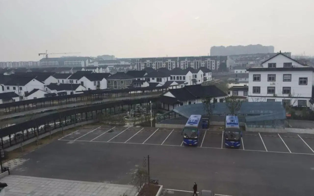 Suzhou Luzhi Riverside Inn Hostel