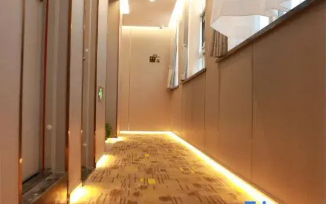 Pengyu E-Sports Hotel (Majuqiao)