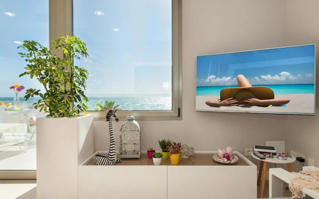 Bungalow Playa del Aguila II Over the sea