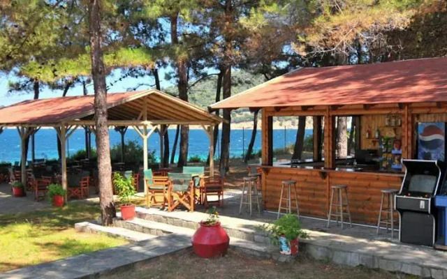 Loutrou Bungalows