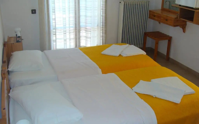 Hotel Aris