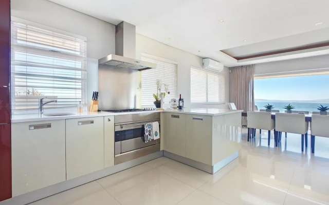 Spacious 3bed Apt Overlooking Cape Town Panova