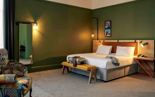 Bristol Grand Hotel By Sunday