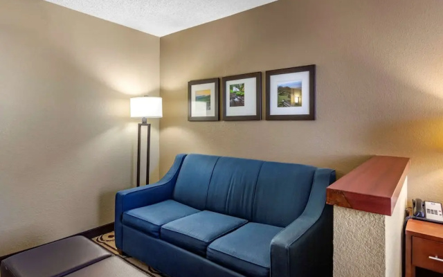 Comfort Inn & Suites