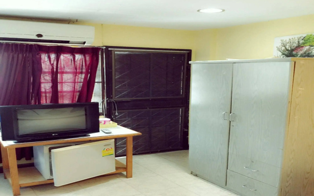 Lalit Guesthouse 2