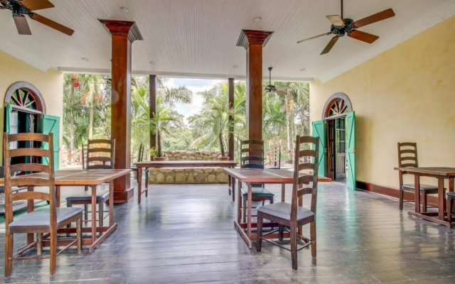 Mahogany Hall Private Retreat