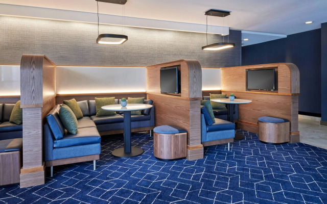 Courtyard by Marriott Chicago Highland Park/Northbrook