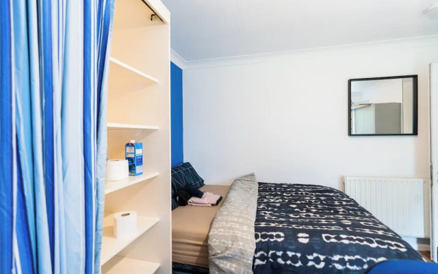 6-bed House-reading-sleeps12-towncentre