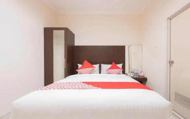 OYO 317 New Legend Hotel