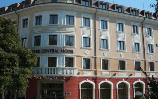 Отель Park Central Болгария, Сливен - отзывы, цены и фото номеров - забронировать отель Park Central онлайн вид на фасад