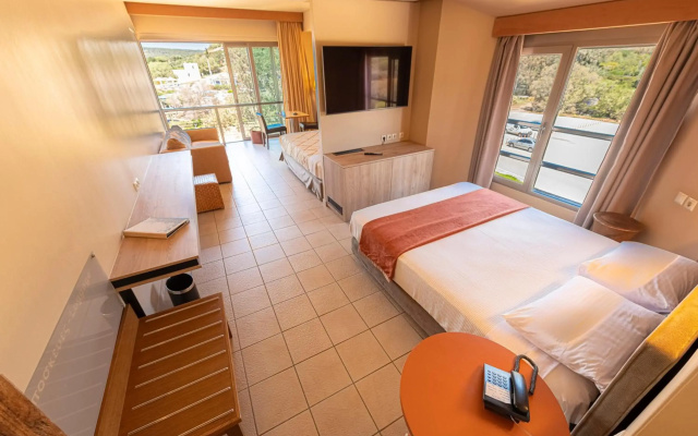 Aegeon Beach Hotel