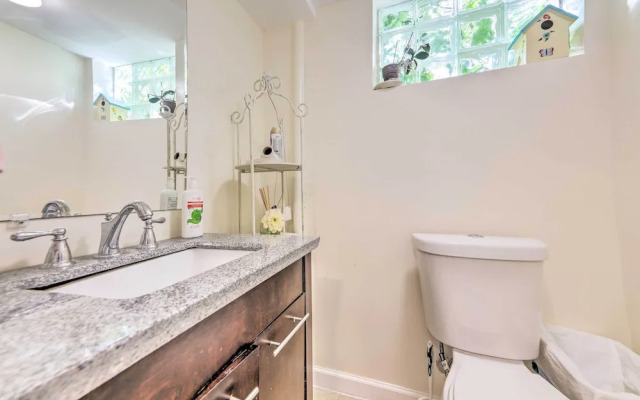 Cincinnati Basement Unit ~ 10 Mi to Downtown!