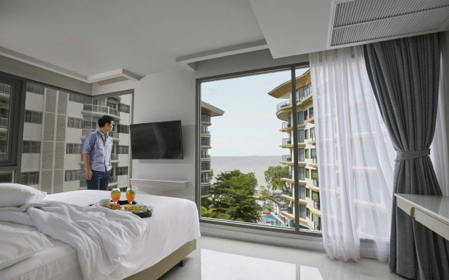 Centara Sonrisa Residences & Suites Sriracha