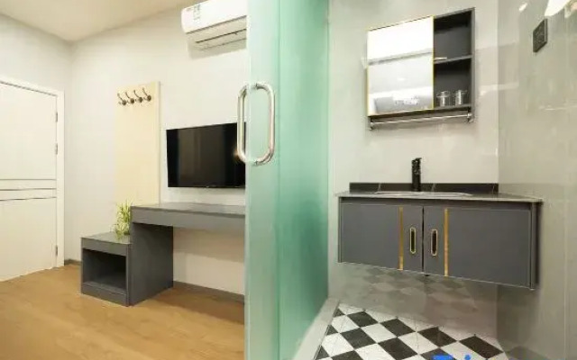 Yinlilai Business Hotel (Tianquan Hospital of Traditional Chinese Medicine Branch)