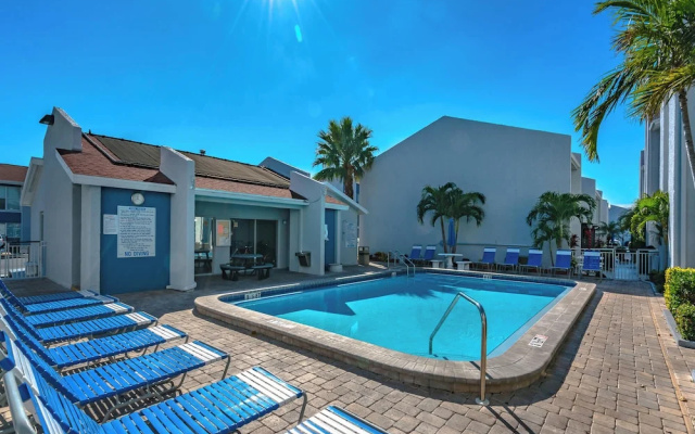 Madeira Beach Yacht Club 261F by Distinctive Beach Rentals