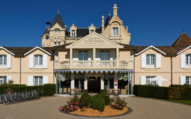 Отель Chateau Hotel and Spa Grand Barrail Франция, Сент-Эмильон - отзывы, цены и фото номеров - забронировать отель Chateau Hotel and Spa Grand Barrail онлайн вид на фасад