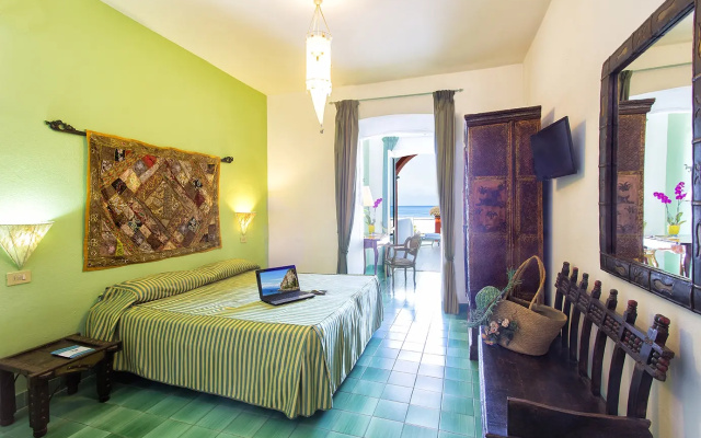 Hotel La Scogliera