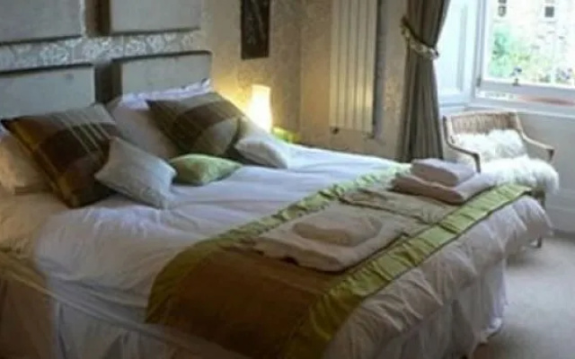 Allburys Boutique B&b