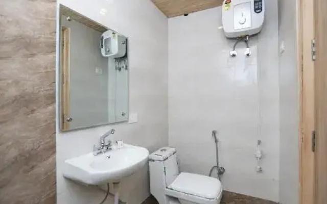 Modesty Hotel by OYO Rooms