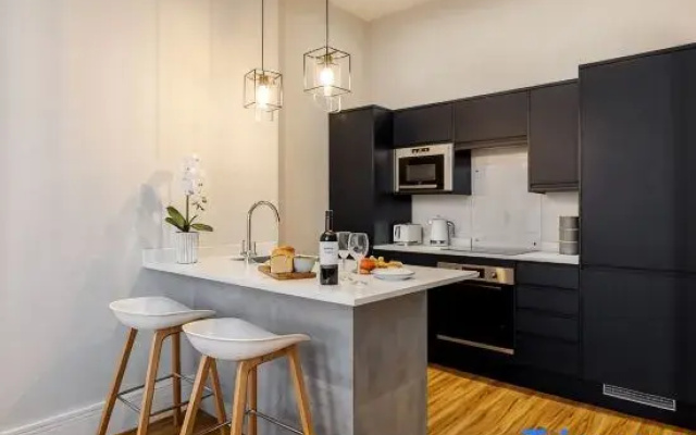 Classy, Coastal 1-Bed Apt w/ Free Gym & Wi-Fi
