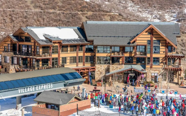 Hayden Lodge