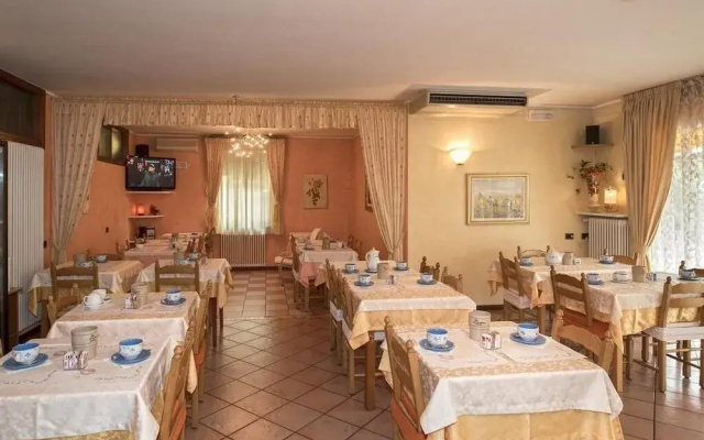 Hotel Blue Silver
