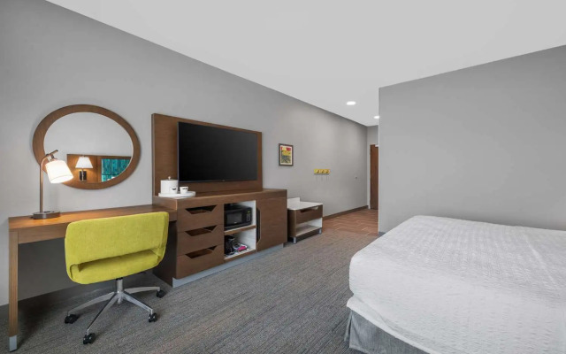 Hampton Inn & Suites by Hilton Bakersfield Central