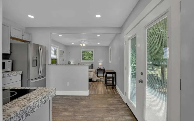 Grey Haus Casita-peaceful Hill Country Views!