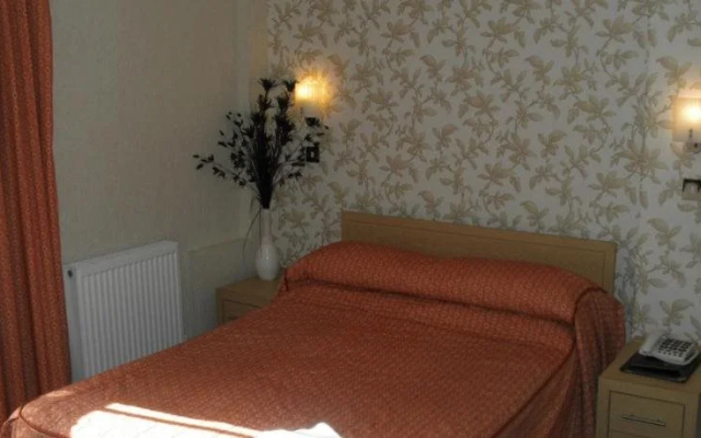 Queens Hotel