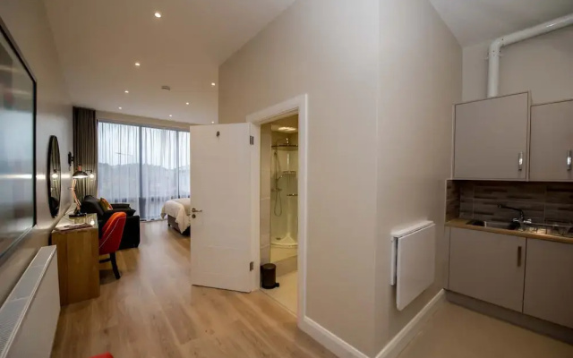 The James Suites