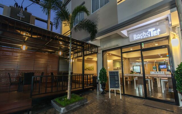 Отель Racha Residence Sri Racha вид на фасад
