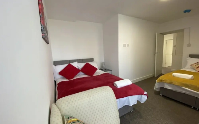Octagon Apartment 2