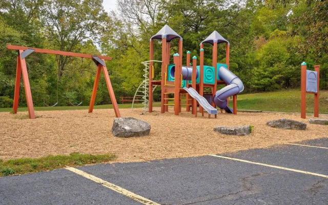The Gathering Place - Minutes to 61-acre Theme Park