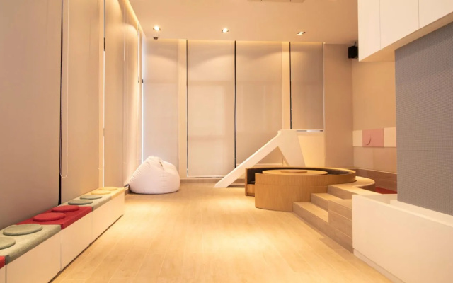 Expressionz Professional Suites by iHost Homes Global