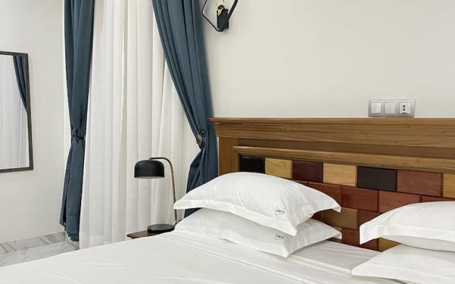 Shalom City Hotel