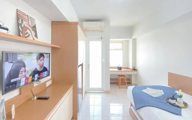 Homey And Compact Studio Apartment Springlake Summarecon Bekasi