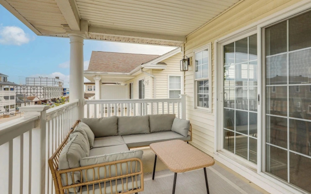 Prime Walkable Location! Large 4BR Wildwood Condo