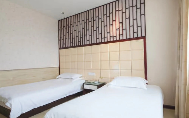 Golden Luck Hotel