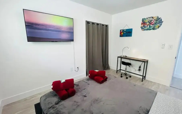 Quiet Miami Oasis Fast Wi-fi Free Parking