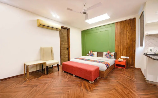 Fabhotel Micasa