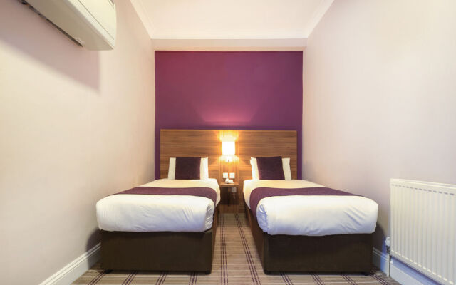 Отель Comfort Inn St Pancras - Kings Cross Великобритания, Лондон - отзывы, цены и фото номеров - забронировать отель Comfort Inn St Pancras - Kings Cross онлайн сейф в номере