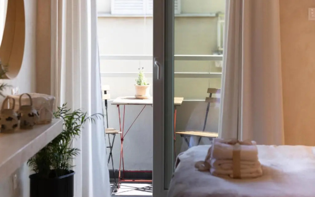 Apo-Zachari elegant apartment