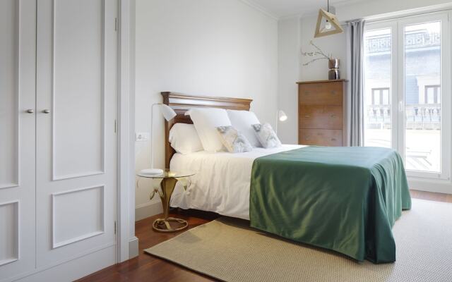 Отель Garibay Terrace Apartment by FeelFree Rentals Испания, Сан-Себастьян - отзывы, цены и фото номеров - забронировать отель Garibay Terrace Apartment by FeelFree Rentals онлайн комната для гостей