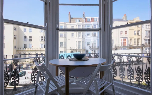 Lovely Kemptown Flat for 2 With Sea View