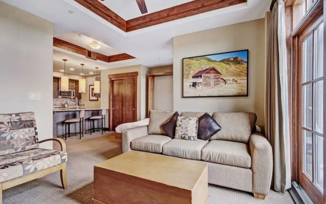 One Ski Hill Place S8212