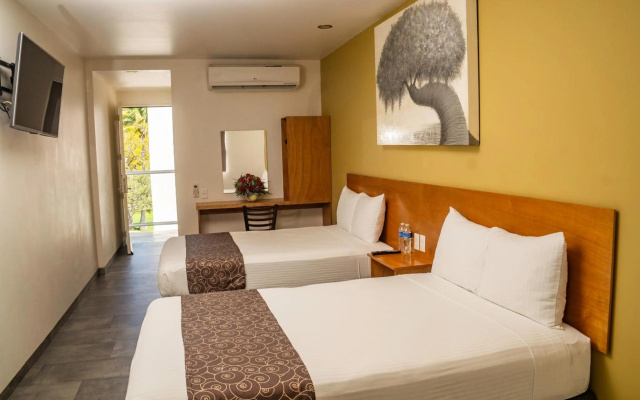 AM Hotel & Plaza